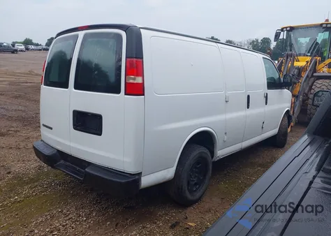 2008 Chevrolet Express Work Van z USA, uszkodzony, nr VIN 1GCFG15XX81186380